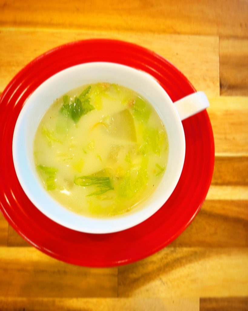 本日もランチオープン致しました‍今日のセットのスープは冬瓜と高原レタスの豆乳スープ🫕ハンバーグやローストポークと一緒にお召し上がりください(^^)